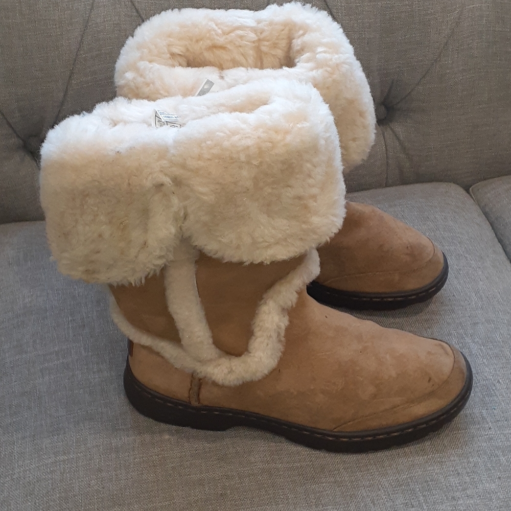 UGG tan boots size 7